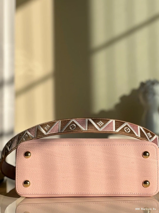 AAA Pruses Bags MM VUITTON CAPUCINES LOUIS 0825